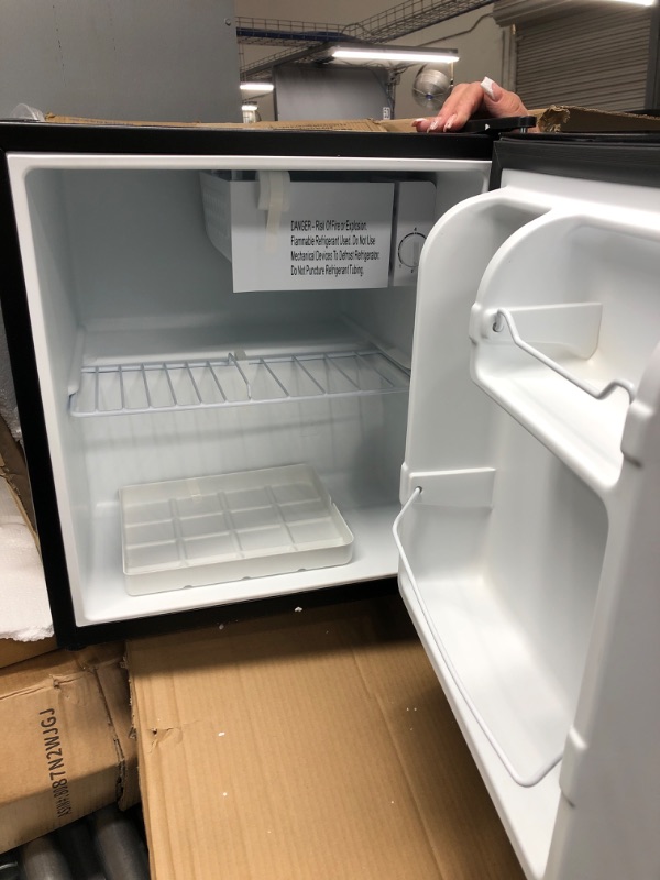 Photo 3 of **tested powers on**Walsh WSR17S5 Compact Refrigerator, 1.7 Cu.Ft Single Door Fridge, Adjustable Mechanical Thermostat with Chiller, Reversible Doors, Stainless Steel Look