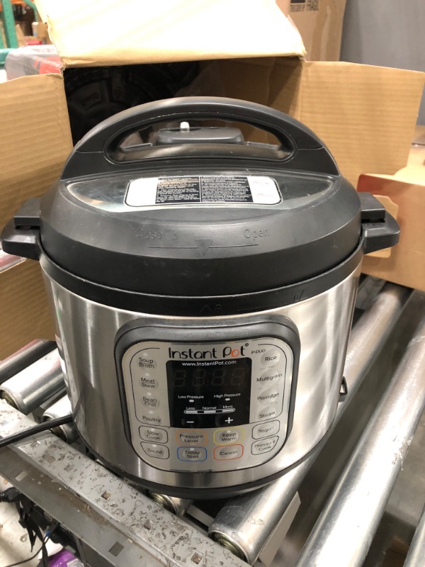 Photo 1 of ***TESTED/ TURNS ON** Instant Pot 6qt Duo Pressure Cooker