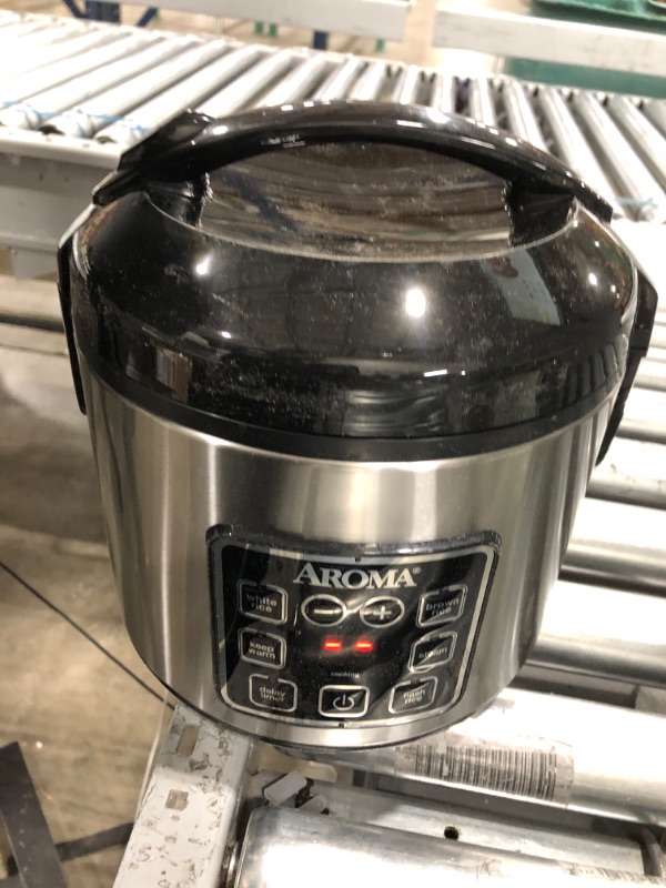 Photo 3 of ***tested/ turns on*** Aroma Housewares ARC-914SBD Digital Cool-Touch Rice Grain Cooker and Food Steamer, Stainless, Silver, 4-Cup (Uncooked) / 8-Cup (Cooked) Basic