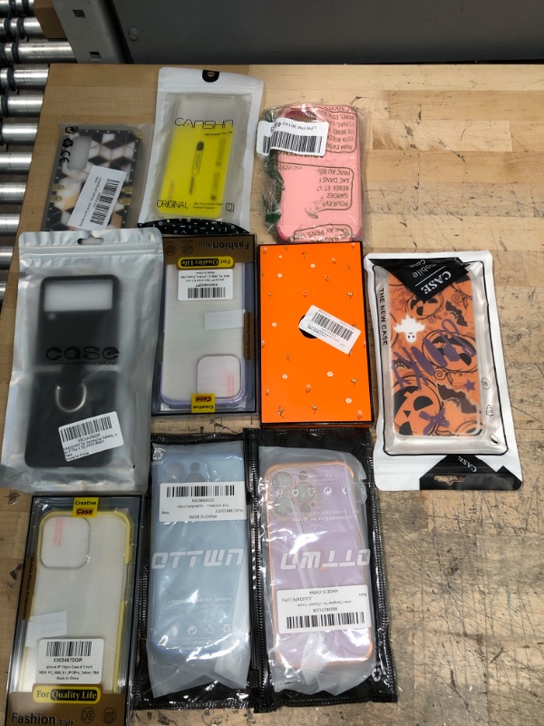 Photo 1 of BUNDLE OF ASSORTED PHONE ACCESSORIES  ( ASSORTED MODELS , SIZES & COLORS  )( 10 ITEMS )