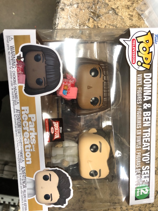 Photo 2 of Funko POP! TV: Parks & Recreation - 2pk Donna & Ben Treat Yo'self TargetCon