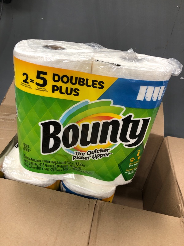 Photo 2 of Bounty Select-A-Size Paper Towels, White, 8 Double Plus Rolls = 20 Regular Rolls 8 Count (Pack of 1)