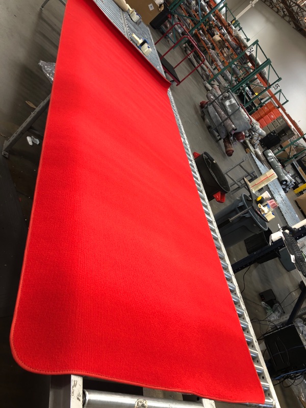 Photo 1 of 10' X 4' AREA RUG RED