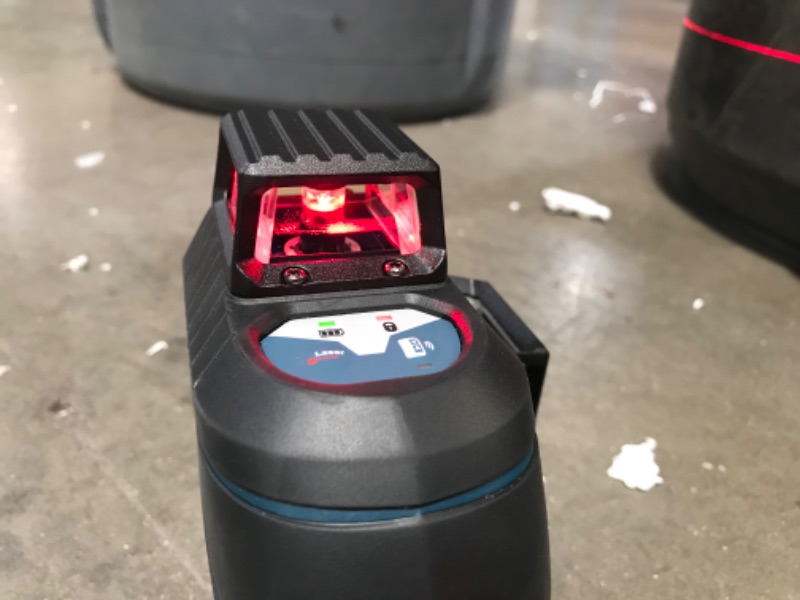 Photo 6 of Bosch GLL3-300 200ft Red 360-Degree Laser Level Self-Leveling with Visimax Technology, Fine Adjustment Mount and Hard Carrying Case Red 3-Plane Line Laser