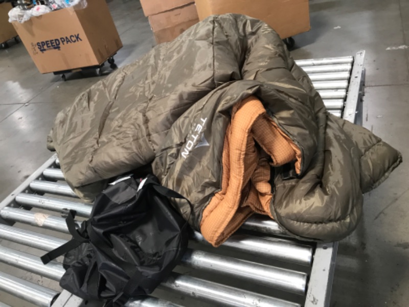 Photo 2 of  teton celsius xxl-18 C/0 F sports sleeping bag