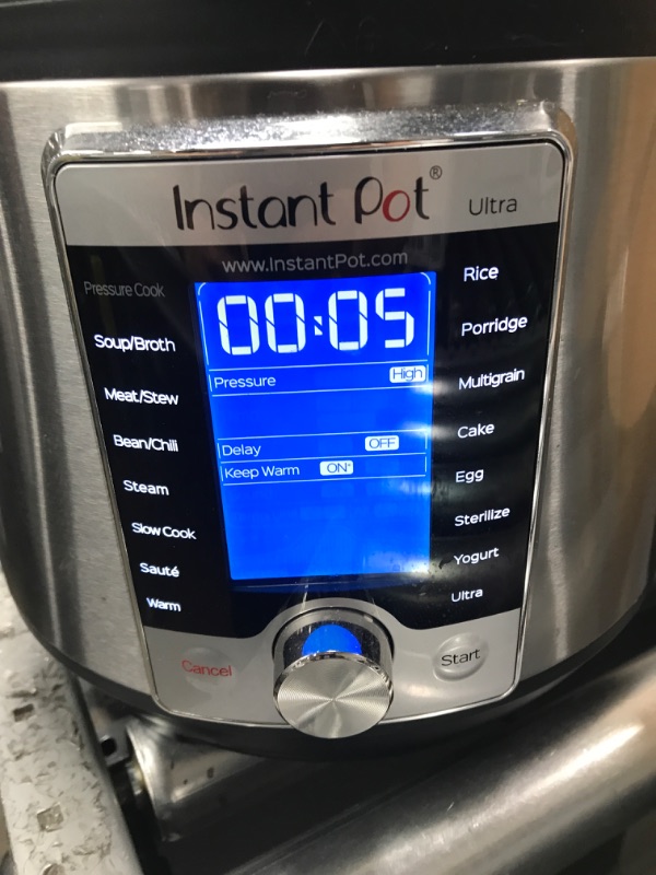 Photo 2 of **8TESTED/ TURNS ON** Instant Pot Max 6 Quart Multi-use Electric Pressure Cooker with 15psi Pressure Cooking, Sous Vide, Auto Steam Release Control and Touch Screen 6QT Max