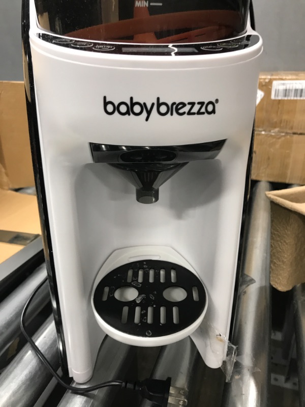 Photo 3 of **TESTED/ TURNS ON*** Baby Brezza Formula Maker Pro Advanced Baby Formula Maker Dispenser