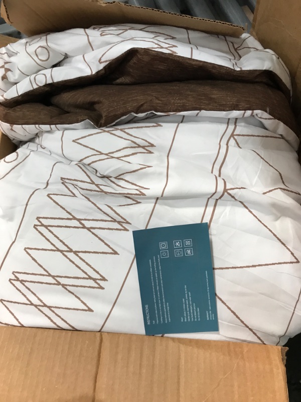 Photo 2 of **USED** Brown Boho Bed in a Bag Queen,7 Pieces Taupe Comforter Set Geometric Comforter Bedding Set Reversible Soft Microfiber Queen Size(1 Comforter,2 Pillowcases,1 Flat Sheet,1 Fitted Sheet,2 Pillow Shams) Queen 90“×90” Brown