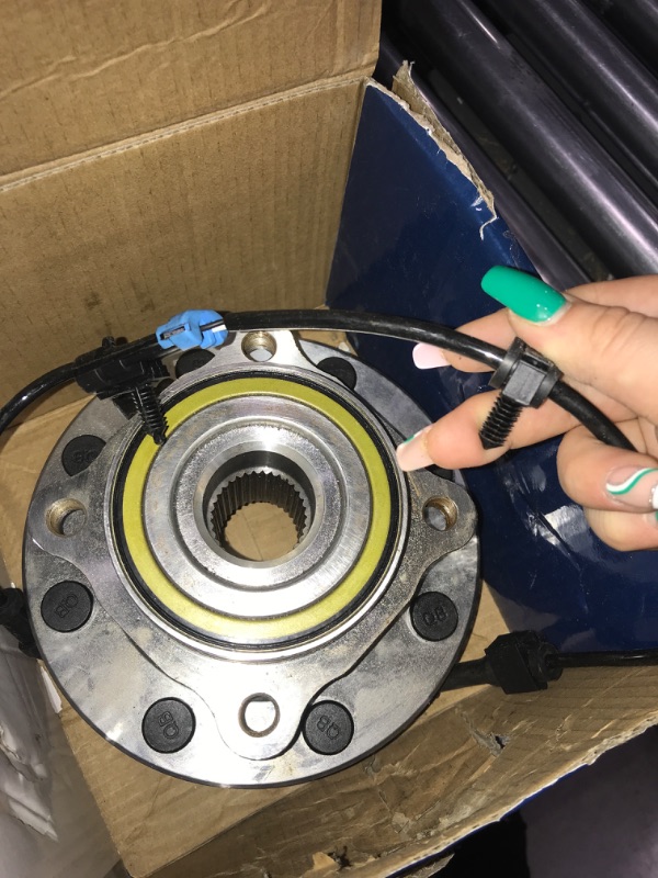 Photo 2 of Detroit Axle - 4WD 8 Lugs Front Wheel Hub and Bearing Replacement for Chevy GMC Silverado Sierra 1500 HD Suburban Yukon XL Avalanche 2500 3500 Hummer H2