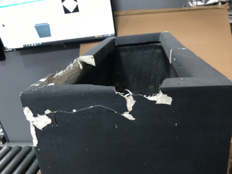 Photo 5 of **DAMAGED**Kante RF0111A-C60121 Lightweight Concrete Modern Long & High Rectangle Planter, Charcoal
**DAMAGE IN PHOTOS**