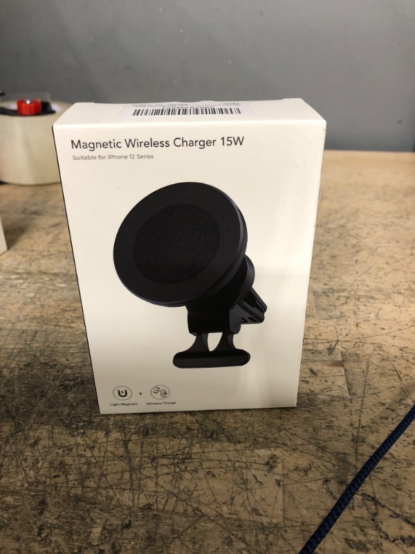 Photo 2 of Magnetic wireless charger 15w 