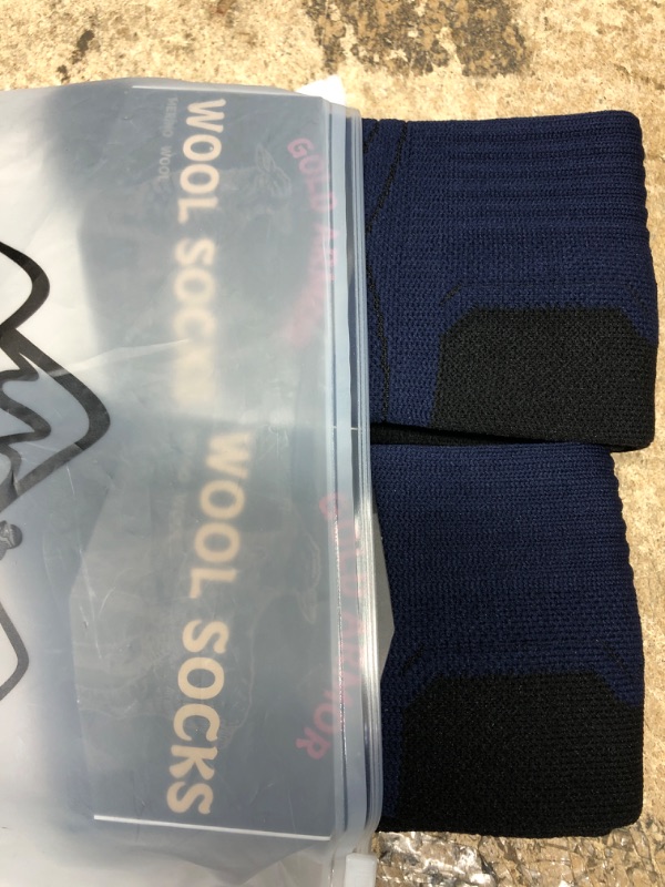 Photo 2 of **NEW**  GoldArmor 2 Pack Merino Wool Ski Socks Winter Warm Skiing Thermal for Men Women Small Navy Blue