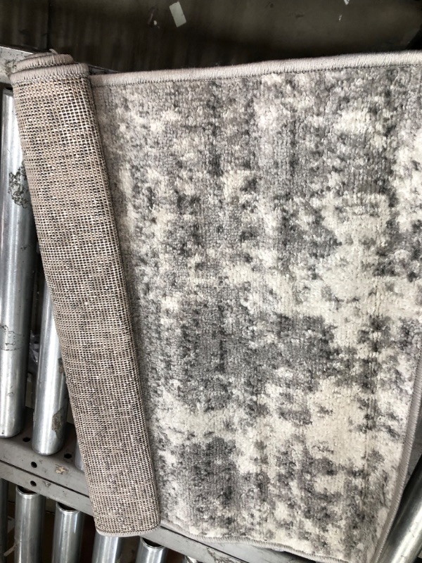 Photo 2 of **USED**  nuLOOM Deedra Modern Abstract Accent Rug, 2' x 3', Grey
