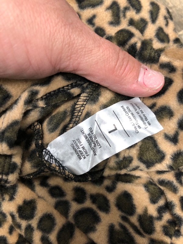 Photo 3 of *** SIZE LARGE ** Cheetah Onesie Pajamas for Adult Men Women Cosplay Leopard Jaguar Costume