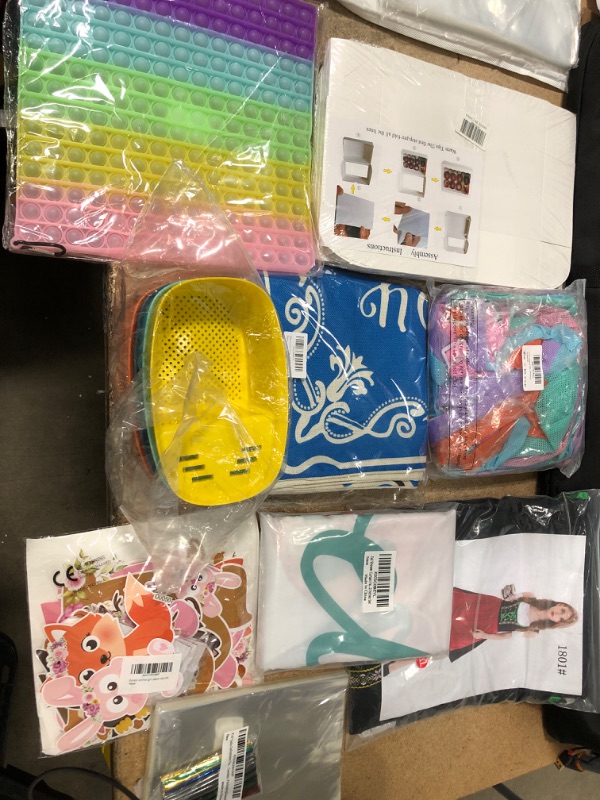 Photo 1 of bundle of 9 mix sort items