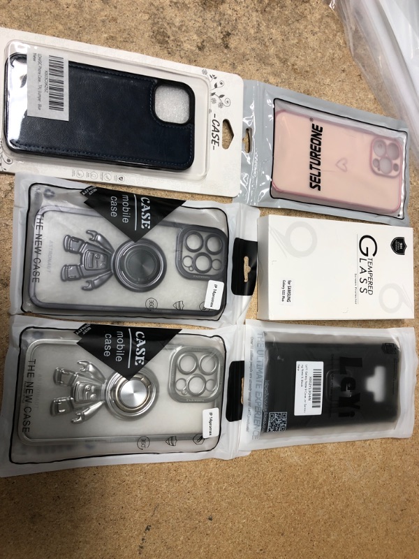 Photo 1 of MISCELLANEOUS BUNDLE OF ASSORTED PHONE CASES