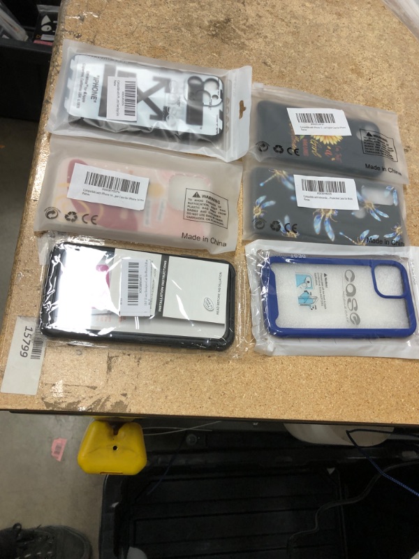 Photo 1 of MISCELLANEOUS BUNDLE OF ASSORTED PHONE CASES