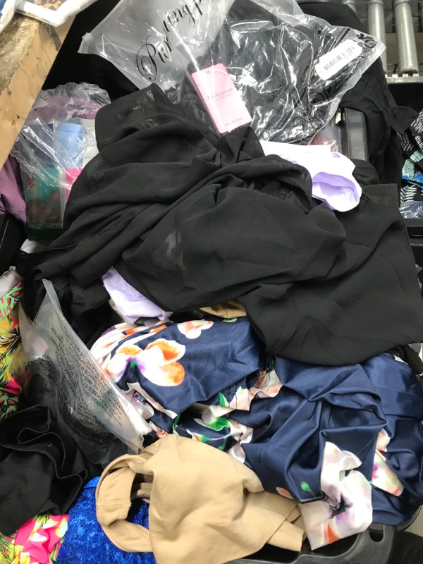Photo 1 of 15 PIECES OF WOMENS CLOTHING AND UNDERGARMENTS FROM LARGE -4XL
