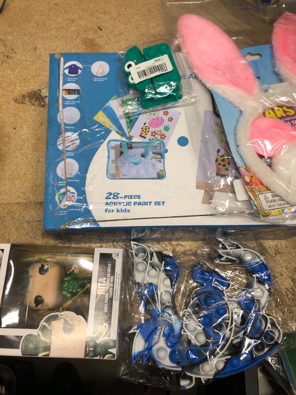 Photo 1 of BUNDLE OF ASSORTED TOYS 5 ITEMS 