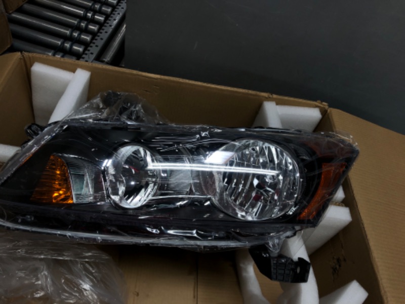 Photo 1 of HEADLIGHTS FOR CAR UNKNOWN TO FIND CAR MODEL 