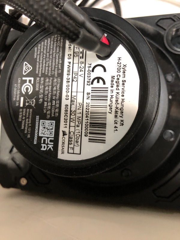 Photo 4 of CORSAIR Hydro X Series XD7 RGB Pump/Reservoir Combo - 360mm Distribution Plate System - D5 PWM Pump - 140ml Reservoir - 36 Individually Addressable RGB LEDs - Temperature Sensor XD7 RGB Black ***Unable to Test***