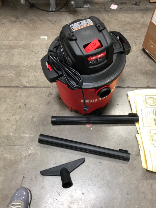 Photo 2 of CRAFTSMAN CMXEVBE18590 9 Gallon 4.25 Peak HP Wet/Dry Vac, General Purpose Portable Shop Vacuum