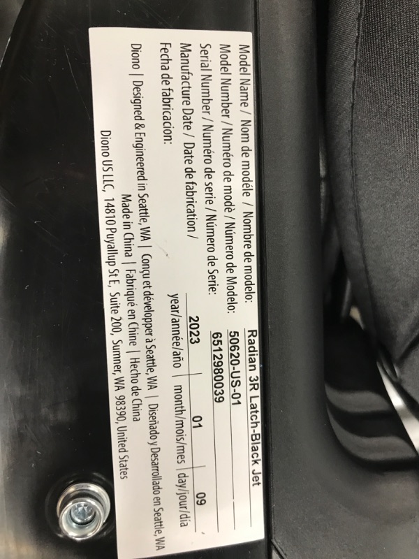 Photo 1 of Diono Radian 3R, 3-in-1 Convertible Car Seat, Rear Facing & Forward Facing, 10 Years 1 Car Seat, Slim Fit 3 Across, Jet Black Radian 3R Fits 3 Across Black Jetm ,23   *-*BUTTONS BROKEN ON BACK*-*
