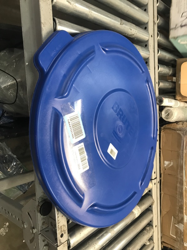 Photo 2 of Rubbermaid Commercial Products 1779636 Brute Heavy-Duty Round Trash/Garbage Lid, 44-Gallon, Blue Blue 44 Gallon