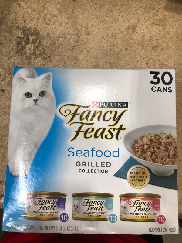 Photo 1 of Purina Fancy Feast Grilled Wet Cat Food Seafood Collection in Wet Cat Food Variety Pack - (30) 3 oz. Cans
