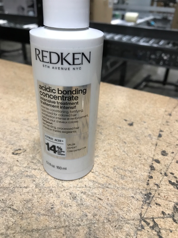 Photo 1 of REDKEN Bonding Treatment for Damaged Hair Repair | Acidic Bonding Concentrate | For All Hair Types 5.1 Fl Oz