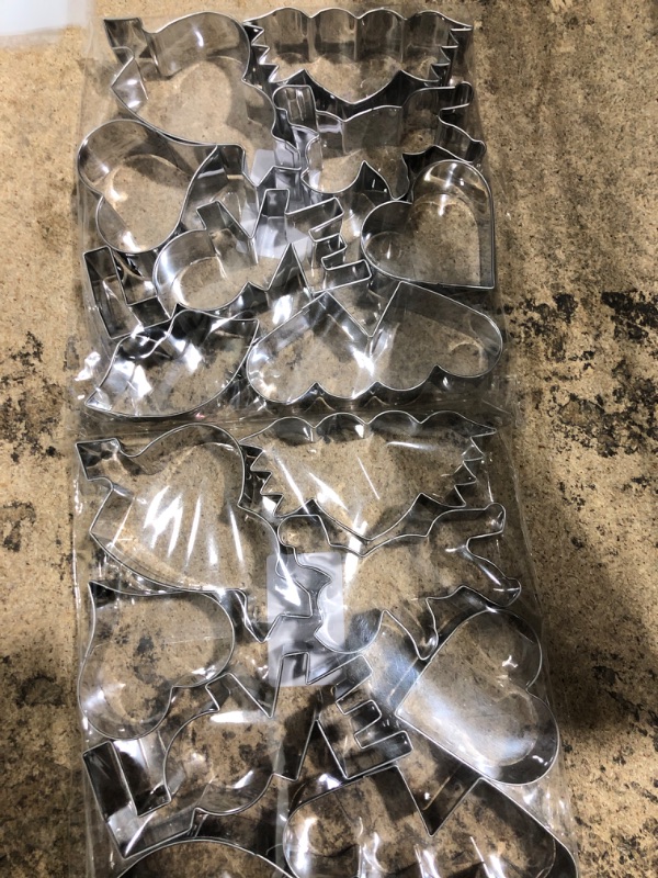 Photo 1 of TWO PIECE SET Valentine's Day Heart Cookie Cutter Set, 8 Piece Stainless Heart Shaped Cookie Cutter Biscuit Molds Cookie Cutters for Baking Heart, Lips, Heart with Arrow, Double Heart, Love, Cupid, Heart wings Valentine's Day Cookie Mold