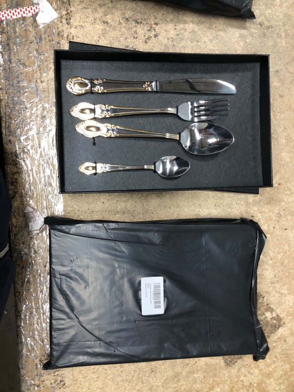 Photo 2 of 2 pack of Fortyone Cutlery set 4-piece set?knife fork spoon flatware set?stainless steel flatware cutlery set includes knives, forks and spoons kitchen utensil tableware(Gold - silver)