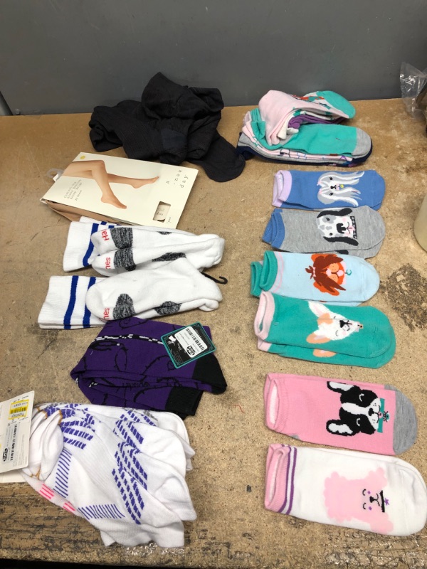 Photo 1 of 12 pcs Assorted socks bundle size vary