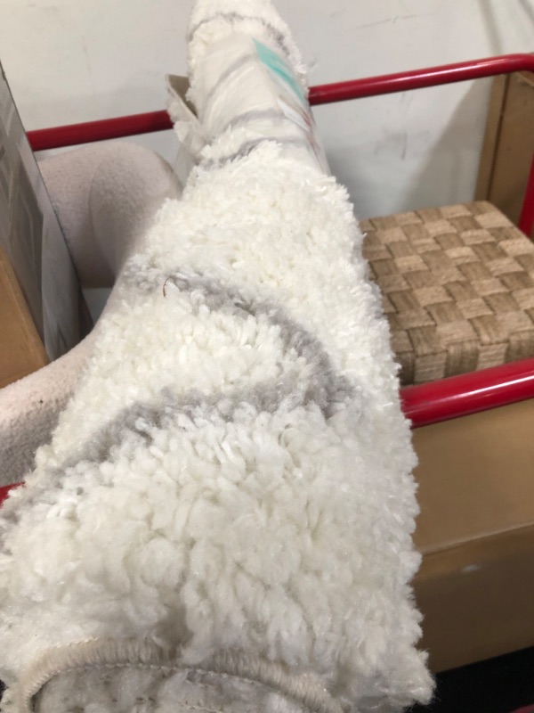 Photo 1 of 4&#39;x5&#39;6&#34; Chevron Shag Area Rug Cream - Pillowfort&#8482;