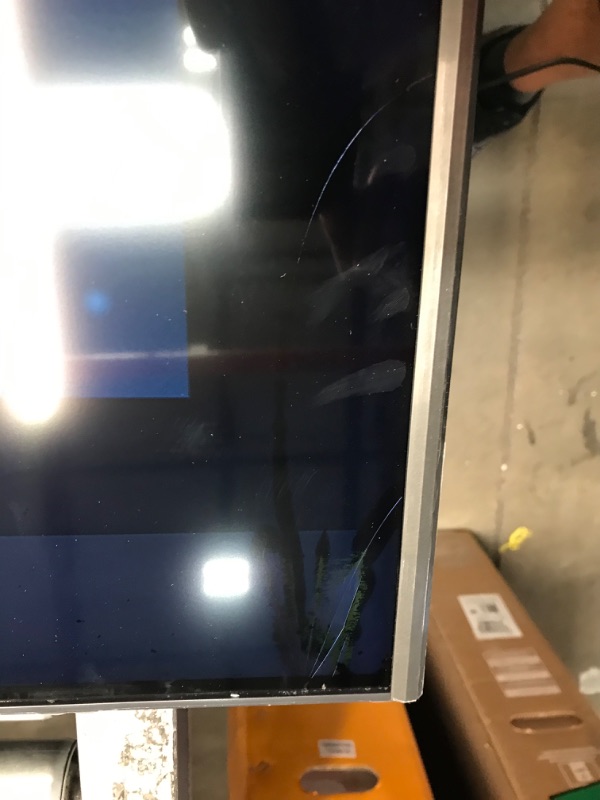 Photo 4 of **CRACKED IN CORNER **SAMSUNG 50-Inch Class QLED Q60B Series - 4K UHD Dual LED Quantum HDR Smart TV with Alexa Built-in (QN50Q60BAFXZA, 2022 Model)
