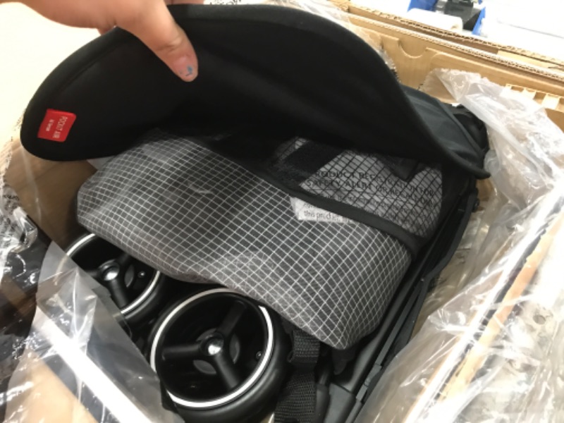 Photo 2 of ITEM IS DAMAGED BROKEN HANDLE DOES NOT STAY UP ON ONE SIDE SOLD FOR PARTS*****
gb Pockit Air All Terrain Ultra Compact Lightweight Travel Stroller with Breathable Fabric in Velvet Black Velvet Black Pockit Air