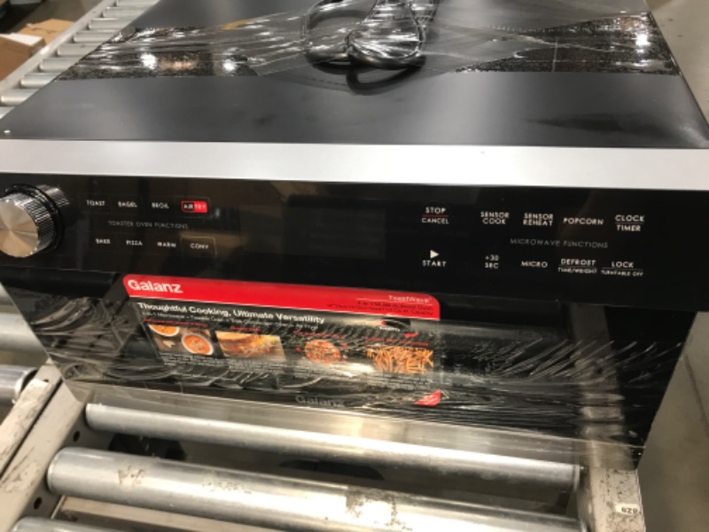 Photo 2 of *DOES NOT TURN ON PARTS ONLY* 1.2 cu. ft. Countertop ToastWave 4-in-1 Convection Oven, Air Fry, Toaster Oven, Microwave in Stainless Steel