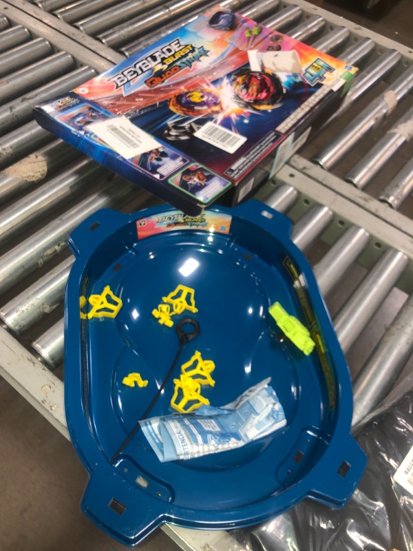 Photo 2 of (FOR PARTS) Beyblade Burst QuadStrike Thunder Edge Battle Set, Battle Game Set with Beystadium, 2 Spinning Top Toys, and 2 Launchers for Ages 8 and Up