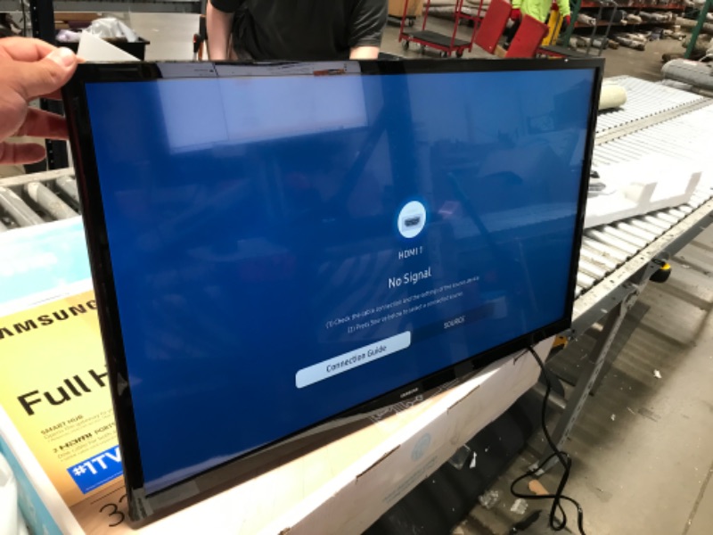 Photo 3 of SAMSUNG 32-inch Class LED Smart FHD TV 1080P (UN32N5300AFXZA, 2018 Model)