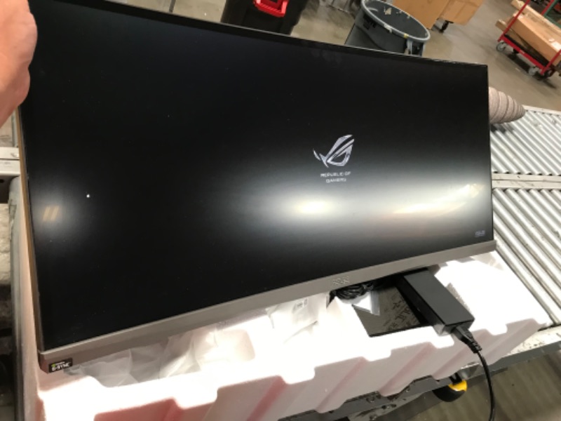 Photo 3 of ASUS ROG Strix 34 Ultra-wide Gaming Monitor (XG349C) - UWQHD (3440 x 1440), 180Hz, 1ms, 135 sRGB, G-Sync Compatible, DisplayHDR 400