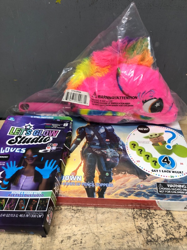 Photo 1 of Galerie Star Wars The Mandalorian Finders Keepers Advent Calendar, 2022 Countdown to Christmas with Gummy Candies and Pencil Toppers, 24 Days, LetsGlow Studio Gloves Accessory Pack | DIY Crafting Creator Kit and Linzy Hobby Horse