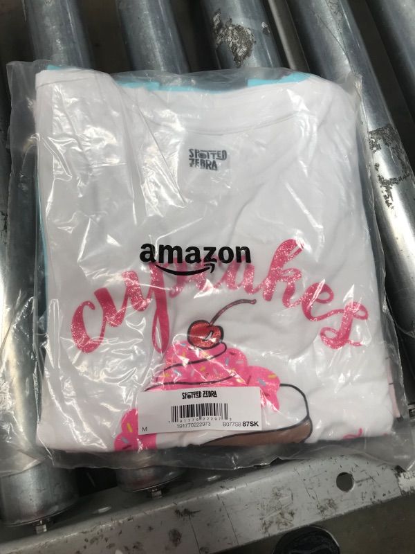 Photo 1 of Amazon Essentials Girls and Toddlers' Short-Sleeve T-Shirt Tops SIZE MEDIUM , Multipacks
