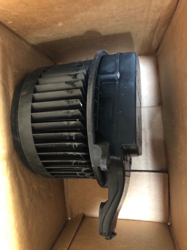 Photo 2 of A-Premium HVAC Heater Blower Motor with Brushless Motor Compatible with Kenworth & Peterbilt Vehicles - T170, T270, T370, 579, 2013-2017 - Replace# W205700800, CR705001