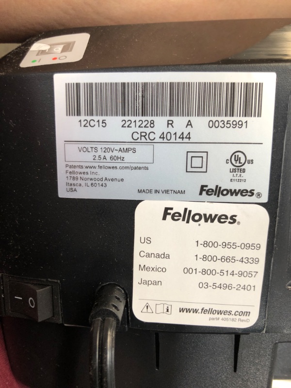 Photo 7 of **PARTS ONLY**
Fellowes 12C15 12 Sheet Cross-Cut Paper Shredder for Home and Office with Safety Lock 12 Sheet Paper Shredder

**DIDNT TURN ON**