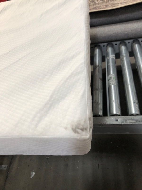 Photo 4 of 4 in. 4X2 FOAM MATTRESS

***DIRTY, USED***