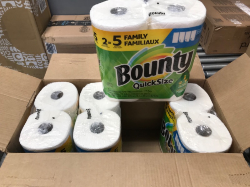 Photo 2 of Bounty Quick Size Paper Towels, White, 4 Packs Of 2 Family Rolls = 8 Family Rolls