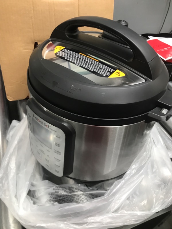 Photo 1 of ***POwers On***Instant Pot Duo Plus 6 qt 9-in-1 Slow Cooker/Pressure Cooker