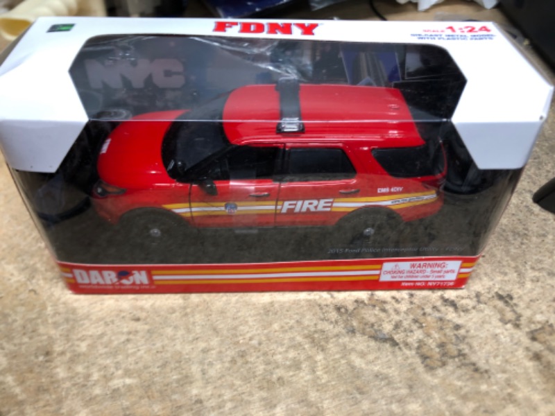 Photo 2 of 1/24 FDNY Ford Explorer SUV with Opening Doors, NY71736