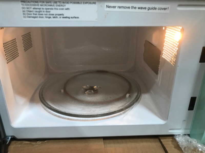 Photo 4 of *FOR PARTS* Nostalgia Retro Compact Countertop Microwave Oven, 0.7 Cu. Ft. 700-Watts 