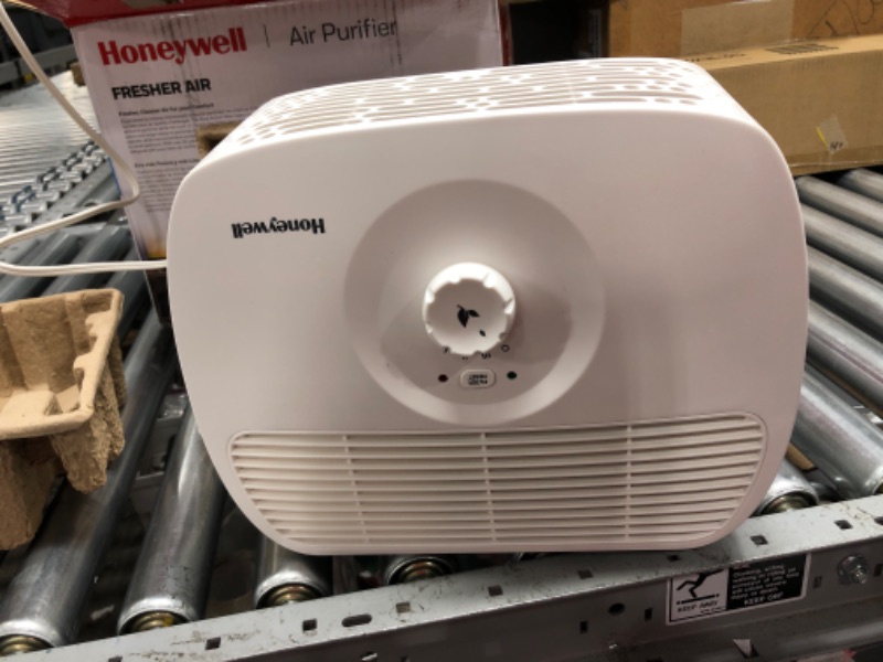 Photo 2 of Honeywell HHT270 Air Purifier, Small Rooms (100 sq. ft.) White HEPA Air Purifiers